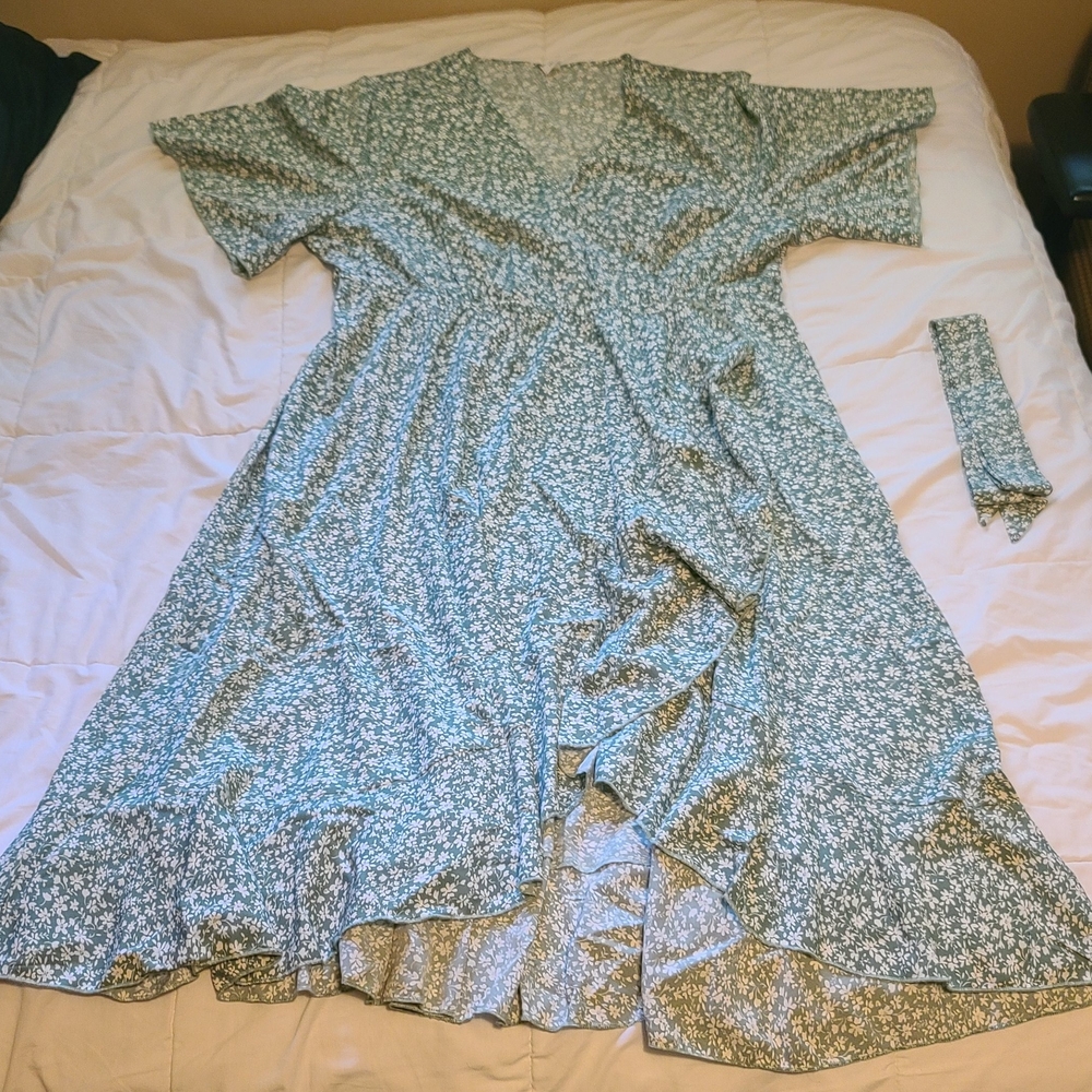 Green Asymmetrical Ruffled Sundress - Picture 4 of 7